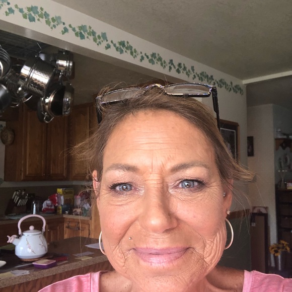 Meet your Posher, Margo - Picture 3 of 3